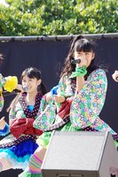 咲良菜緒（左）と坂本遥奈（右）。