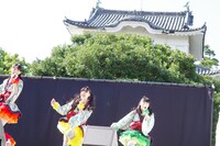 チームしゃちほこ「愛のフリーライブ」の様子。