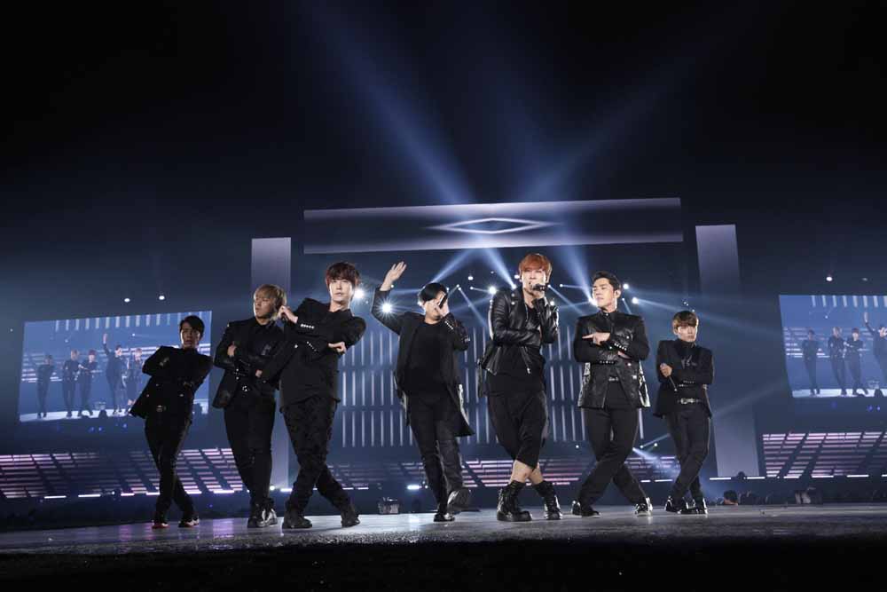 SUPER JUNIOR