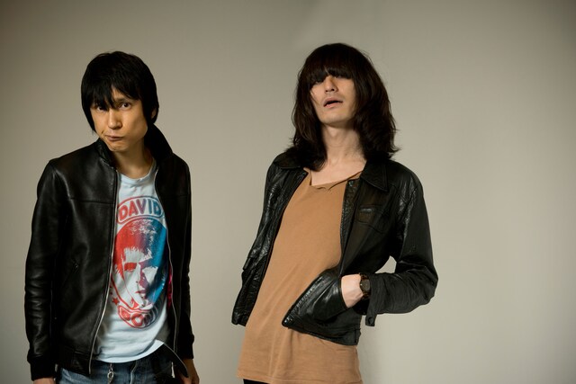 左から甲本ヒロト（ザ・クロマニヨンズ）、志磨遼平（ドレスコーズ）。