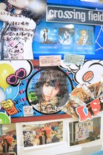 タワーレコード新宿店LiSA特設コーナーは背面もにぎやか。