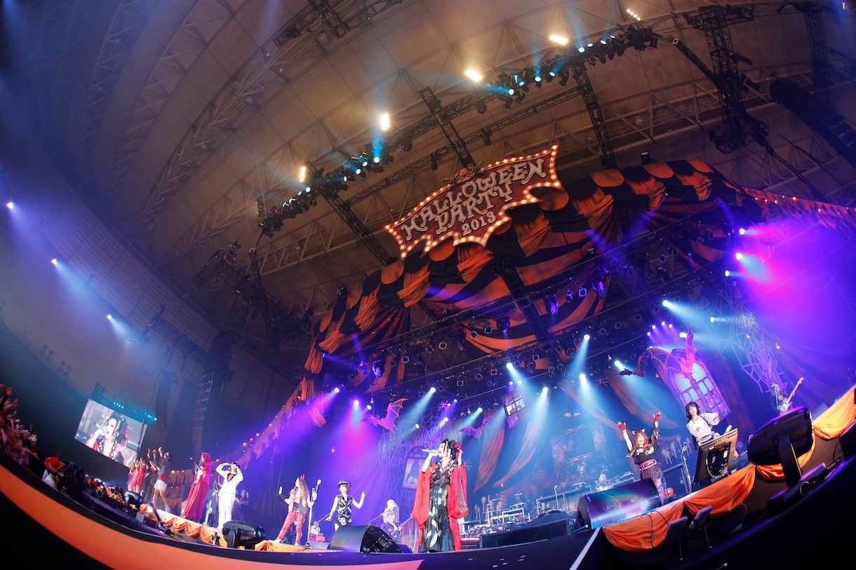 HALLOWEEN JUNKY ORCHESTRAによるセッションの様子。（撮影：緒車寿一、田中和子）