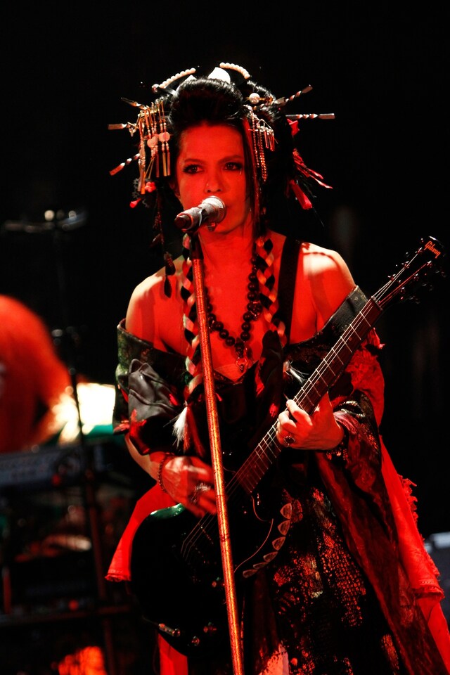 花魁ゴーストに扮したHYDE。（撮影：緒車寿一、田中和子）