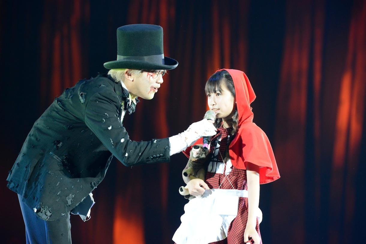 「HALLOWEEN PARTY 2013」幕張メッセ公演初日のファッションショー「HALLOWEEN COLLECTION」の様子。（撮影：緒車寿一、田中和子）