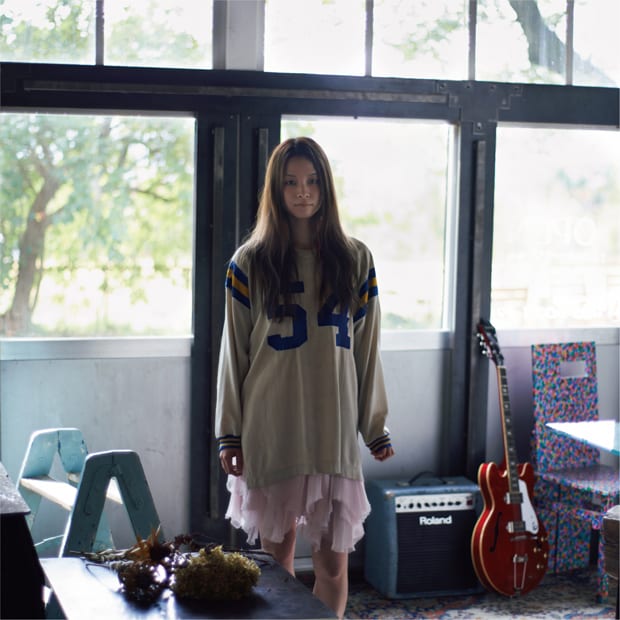 片平里菜「女の子は泣かない」ジャケット