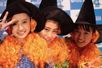 左から咲良菜緒、坂本遥奈、伊藤千由李。