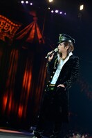 マンガ「ジョジョの奇妙な冒険」の空条承太郎に扮した明希。（撮影：緒車寿一、田中和子）