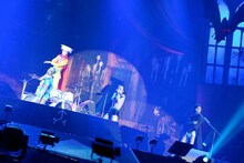 ゴールデンボンバー（撮影：緒車寿一、田中和子）