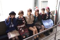 左から白石麻衣、若月佑美、深川麻衣、松村沙友理、斉藤優里、橋本奈々未。