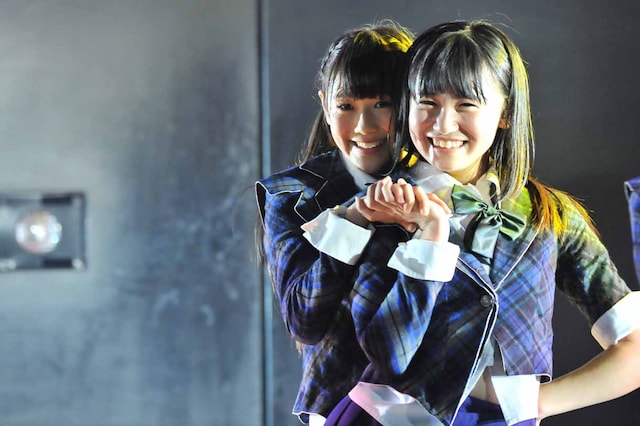 左から西野未姫、小嶋真子。