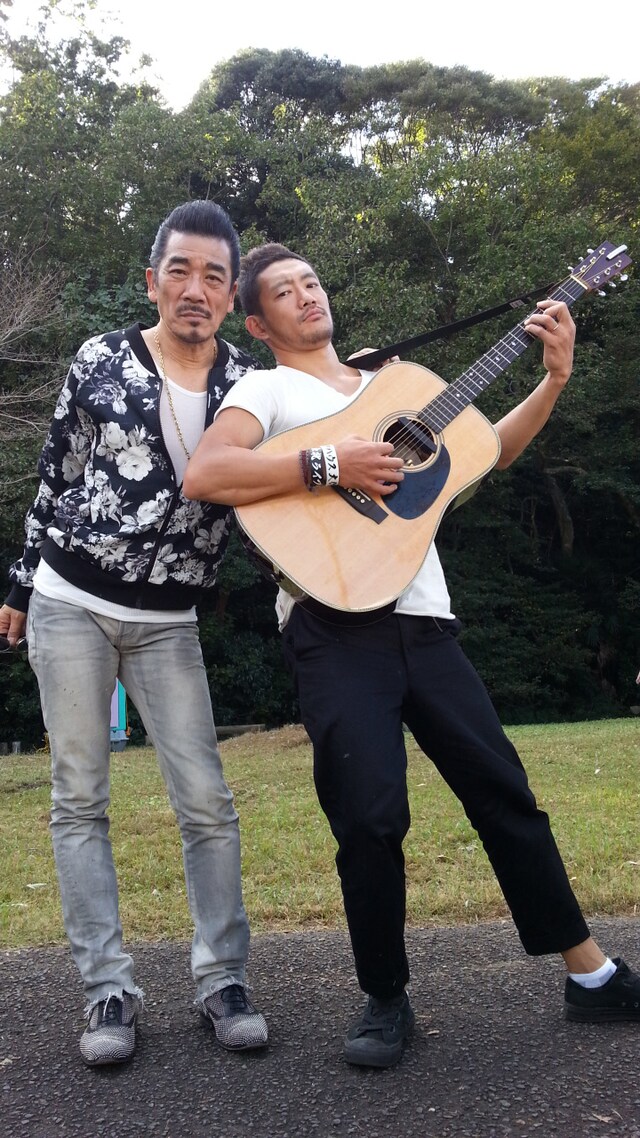 左から宇崎竜童、TOSHI-LOW（OVERGROUND ACOUSTIC UNDERGROUND）。