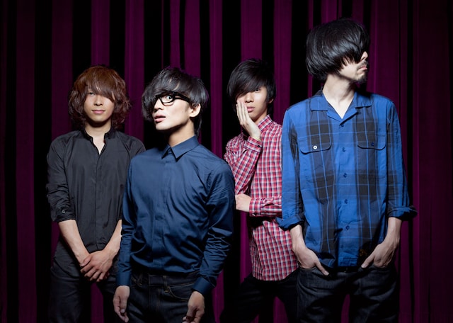 ヒトリエ。左からイガラシ、wowaka、ゆーまお、シノダ。