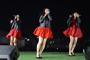 Negicco「ときめきのヘッドライナー」発売記念イベントの様子。