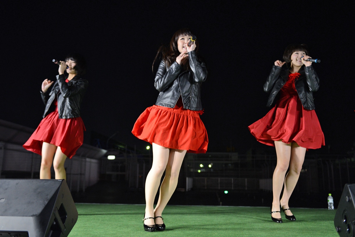 Negicco「ときめきのヘッドライナー」発売記念イベントの様子。