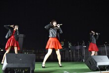 Negicco「ときめきのヘッドライナー」発売記念イベントの様子。