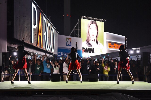 Negicco「ときめきのヘッドライナー」発売記念イベントの様子。