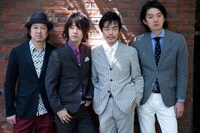 宮沢和史＆TRICERATOPS