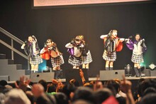 さくら学院「さくら学院祭☆2013」の様子。