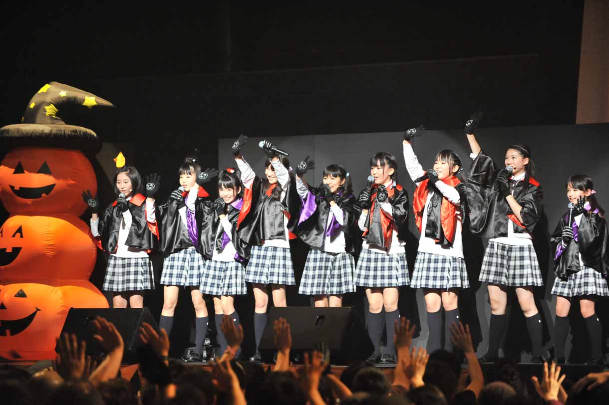 さくら学院「さくら学院祭☆2013」の様子。