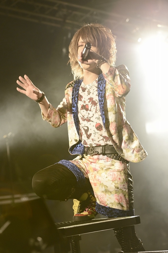 CHISA（Vo）（撮影：釘野孝宏）