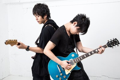 ナタリーPower Pushでは9mm Parabellum Bulletのかみじょうちひろと凛として時雨のピエール中野がゲームソフト「ロックスミス2014」を体験している模様を公開中。