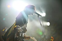 須藤寿（Vo, G）