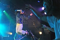 須藤寿（Vo, G）