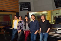 ひさびさにスタジオで顔を合わせた松任谷由実とキャラメル・ママ。