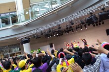 本日11月10日に大阪・あべのキューズモールで行われたたこやきレインボーのイベントの様子。