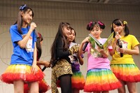 本日11月10日に大阪・あべのキューズモールで行われたたこやきレインボーのイベントの様子。