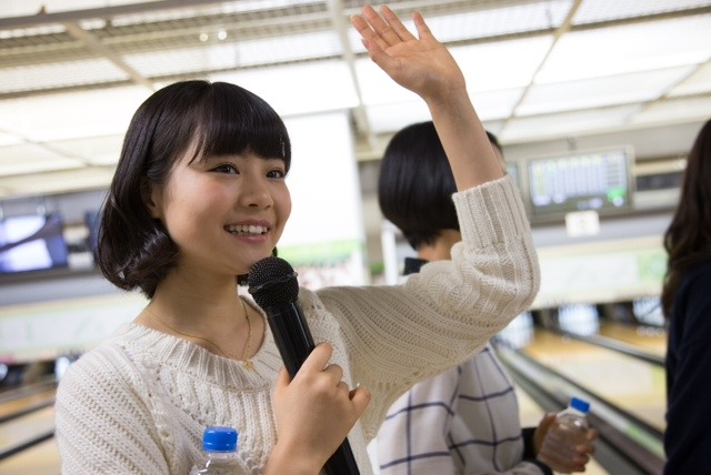 「HKT48『メロンジュース』発売記念 大ボウリング大会」の様子。
