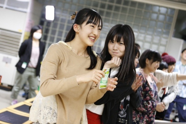 「HKT48『メロンジュース』発売記念 大ボウリング大会」の様子。