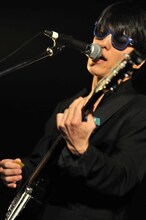 チャレンジオノマック（Vo, G）（撮影：小川舞）