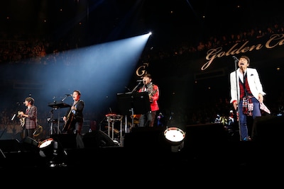 「Golden Circle Vol.18 ～Yohito Teraoka 20th Anniversary Special～」日本武道館初日公演の様子。（撮影：ほりたよしか）