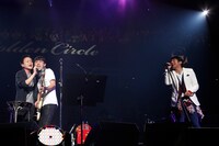 左から小田和正、寺岡呼人、桜井和寿。（撮影：ほりたよしか）