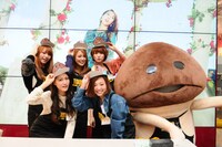 タワーレコード渋谷店の1日店長を務めたなめことTHE ポッシボー。