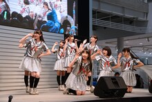 「私立恵比寿中学 フリーライブ HMV presents MEGA WEBリニューアル記念 ～恩も倍返し～」の様子。