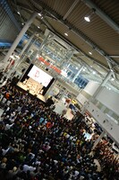 「私立恵比寿中学 フリーライブ HMV presents MEGA WEBリニューアル記念 ～恩も倍返し～」の様子。