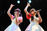 左から平口みゆき、君島光輝。