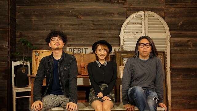 「ミュージャック」に出演したハマ・オカモト（写真左）と藤原ヒロシ（写真右）、高橋みなみ（写真中央）。