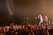 藤井フミヤ「復活！カウントダウンライブ青春『50日前夜祭』」の様子。（撮影：三浦憲治）