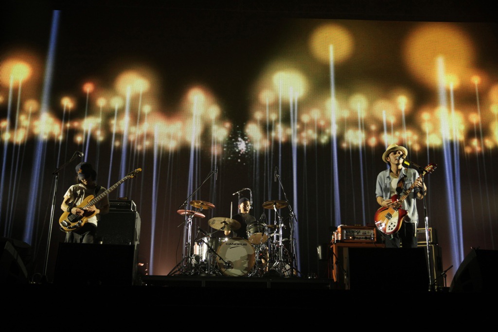 「ACIDMAN LIVE TOUR “新世界”」武道館公演の様子。（撮影：河本悠貴）