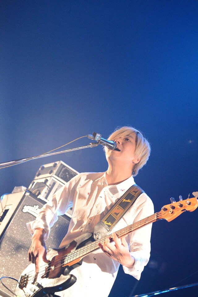 佐藤征史（B）（撮影：久保憲司）