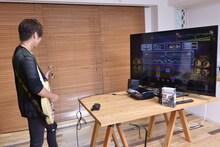 「ロックスミス2014」の「セッションモード」をプレイする古村大介。