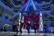 超特急「Kiss Me Baby～あなたはキスしたい？それともキスされたい??～ツアー」東京・池袋サンシャインシティ公演の様子。