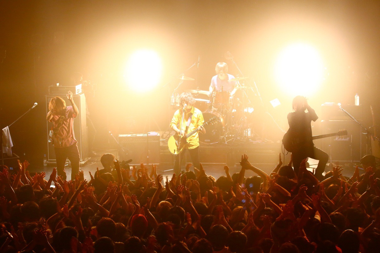 KANA-BOON「僕がステージに立ったら」大阪・BIGCAT公演の様子。（撮影：田浦ボン）