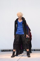 超特急「Kiss Me Baby～あなたはキスしたい？それともキスされたい??～ツアー」神奈川・ラゾーナ川崎プラザ ルーファ広場 グランドステージの様子。