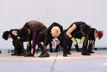 超特急「Kiss Me Baby～あなたはキスしたい？それともキスされたい??～ツアー」神奈川・ラゾーナ川崎プラザ ルーファ広場 グランドステージの様子。