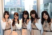 生田絵梨花、若月佑美、樋口日奈、川後陽菜、星野みなみ（左から）