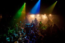 ANGRY FROG REBIRTH「Dance in the dark Tour -Final-」の様子。